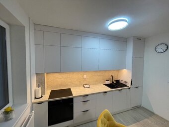 🏡 Na predaj nový 3-izbový byt s parkovacím státím – Brezno, - 10