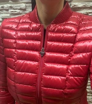 Ružovočervená metalická vetrovka GUESS originál - 10