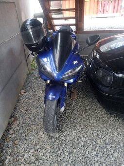 Yamaha R1 - 10