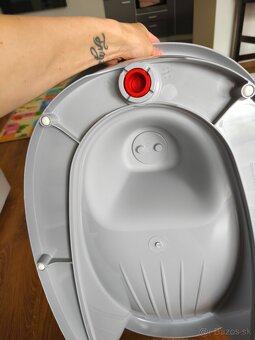 Chicco hip seat carrier plus vanička na kúpanie - 10