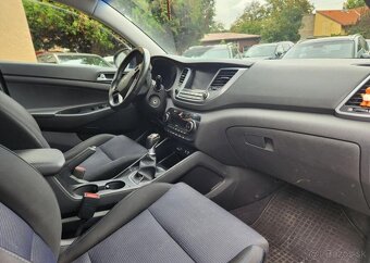 Hyundai Tucson 1.7-1.MAJ.-NAVI-KAMERA-TAŽNÉ - 10