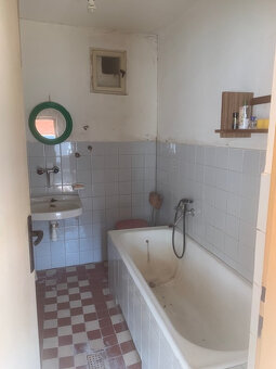 Predám starý rodinný dom s pozemkom Očkov - 10