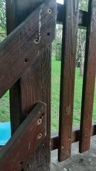 záhradný drevený domček so šmykľavkou - 10