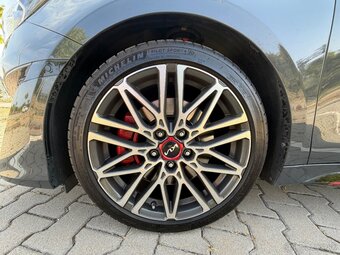 KIA PROCEED GT 1.6 T-GDi - 10