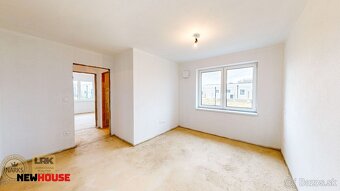 Skolaudovaný bungalov na pozemku 517 m2 v novej obytnej zóne - 10