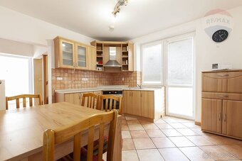 VÝNIMOČNÁ PONUKA - Na predaj 4-izbový rodinný dom v obci Roh - 10