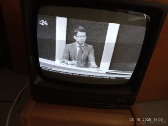 Predám - ČB televízor ASTA 12 / 220 V - 10