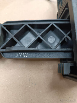 BMW X3 E83 vaňa pre rezervu + rukoväť rezervy - 10