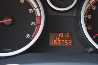 Opel Corsa 1.4 16V Enjoy - 10