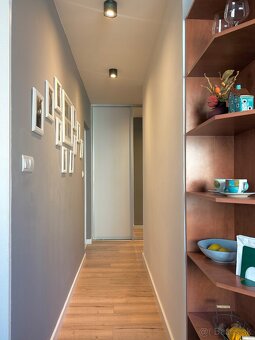 Štýlový 2-izbový byt na skvelej adrese - 10