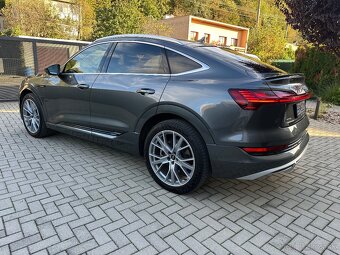 Audi E-tron 55 quattro S line - 10