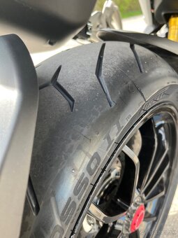 MV Agusta Turismo Veloce 800 - 10
