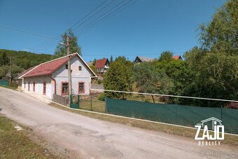 Víkendový rodinný dom obklopený prírodou - Petrova Lehota - 10