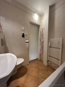 Na predaj 2 izb. byt v centre Bratislavy s klimatizáciou - 10