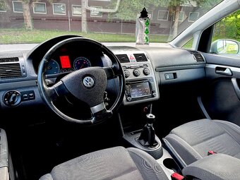 VW Touran HIGHLINE 2.0Tdi 125kw 170Ps Rok 2009 - 10