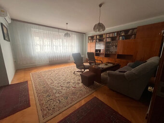 Dvojgeneračný rodinný dom blízko centra mesta. - 10