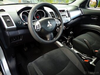 MItsubishi Outlander 2.0 DI-D 4x4 103kW-UZAVIERKA-DOVOZ ITA - 10