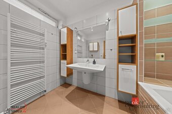 Predaj: Priestranný 3 izbový byt Nové Mesto, Stromová ulica - 10