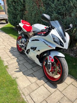 Yamaha R6 - 10