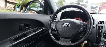 Kia Ceed - 10