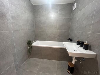 EXKLUZÍVNE- zrekonštruovaný 3 izb. byt s výnimočným výhľadom - 10