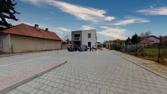 NA PRENÁJOM PRIESTOR S TERASOU A S VYHRADENÝM PARKOVANÍM V - 10