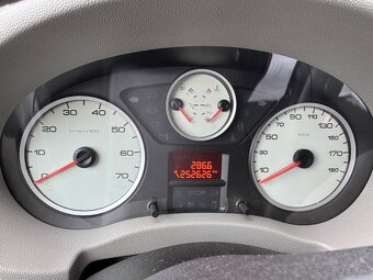 Fiat Scudo 2.0 JTD 94kW 9miest klíma,ťažné,tempomat - 10