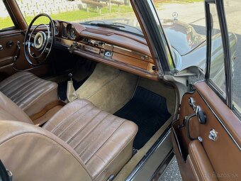 Mercedes Benz W111 - 10