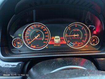 BMW F10 530xd 190kw AT/8 r.v.2013 virtuálne cocpit - 10