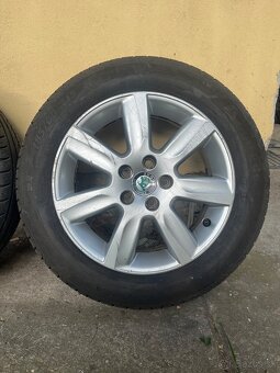 Elektróny Škoda s takmer novými gumami - 10