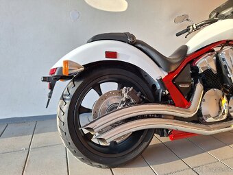 Honda Fury VT 1300 CX - 10