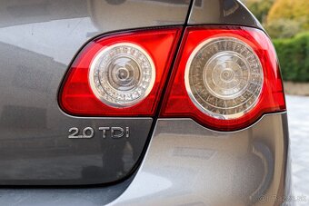 Volkswagen Passat 2.0 TDI (B6) - 10