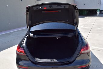 Mercedes-Benz E220d - rv.2022 - možný odpočet DPH. - 10