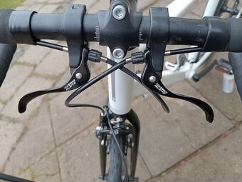 Cestný bicykel Triban - 10