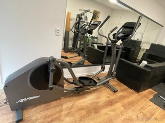Lifefitness 2 stroje posilka - 10
