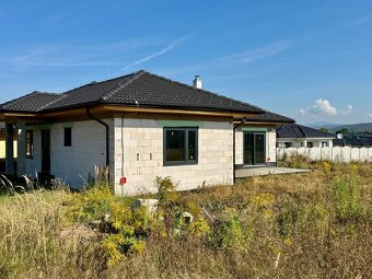 BENIAKOVCE - TEHLOVÝ 4 IZBOVÝ PEKNÝ RD 107 M2 S TERASOU, HRU - 10