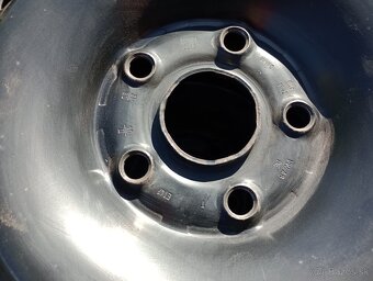 Predam 4ks pneu 195/65/r15zimne 91T Continental +disky 5x112 - 10