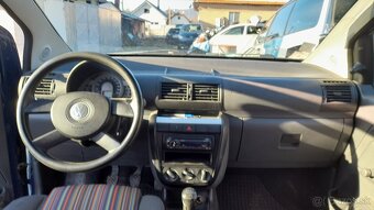 Volkswagen Fox 1,2 HTP 40kw - ABS - 10