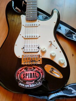 Predám gitaru Fender Squier + combo Nux - 10