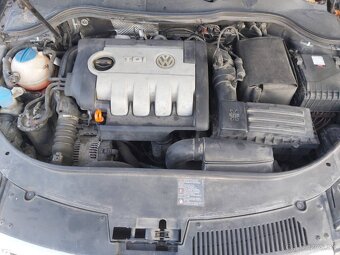 Volkswagen Passat 2.0 TDI Comfortline - 10