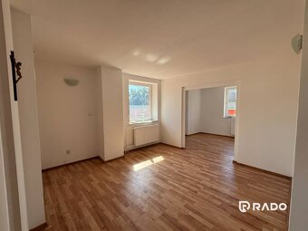 RADO | 6-izbový rodinný dom s pozemkom 781m2  | Horňany - 10