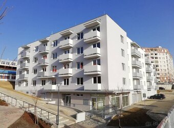 Moderný 2 izbový byt s veľkou záhradkou - 10