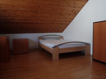 Izba v podkrovnom byte v Mlynskej doline - 10