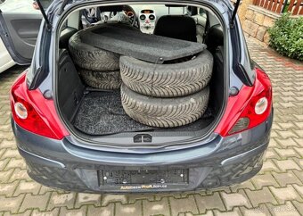 Opel Corsa 1,4i klima Tempomat 1 Majitel benzín manuál 66 kw - 10
