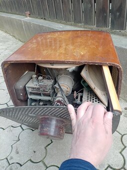 Predám retro televízor TESLA - 10