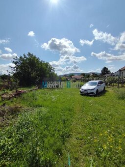 Väčší pozemok s chatkou a murovanou pivnicou - 10