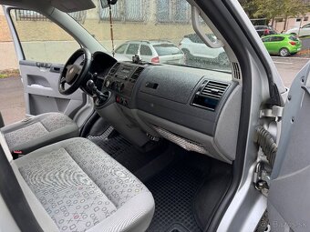 VOLKSWAGEN TRANSPORTER CARAVELLE T5 - 10
