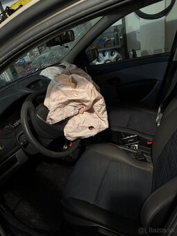 Predám Renault Clio3, 1.2, r.v.2007 - 10