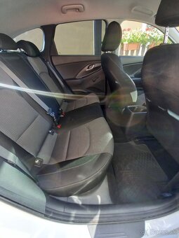 Hyundai i30 CW Kombi 1.4i 73kw - 10
