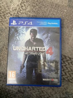 Playstation 4 Slim - 10